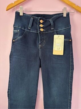 Colombian jeans with effect push up